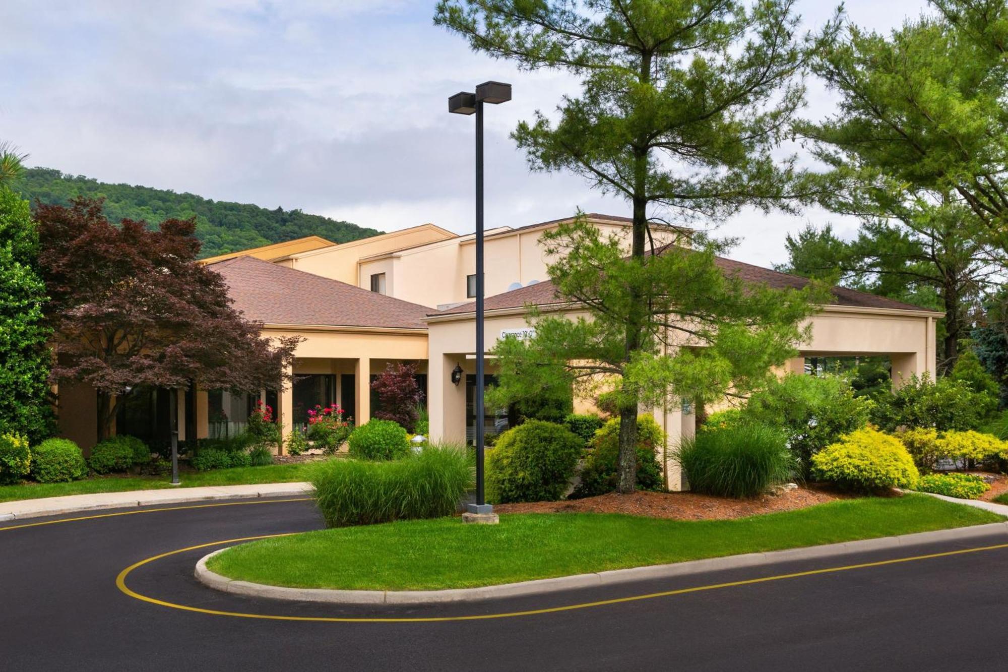 Courtyard By Marriott Mahwah Ξενοδοχείο Εξωτερικό φωτογραφία